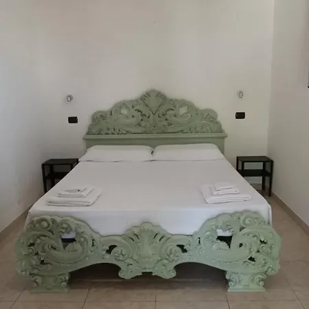 La Luna Guest house *